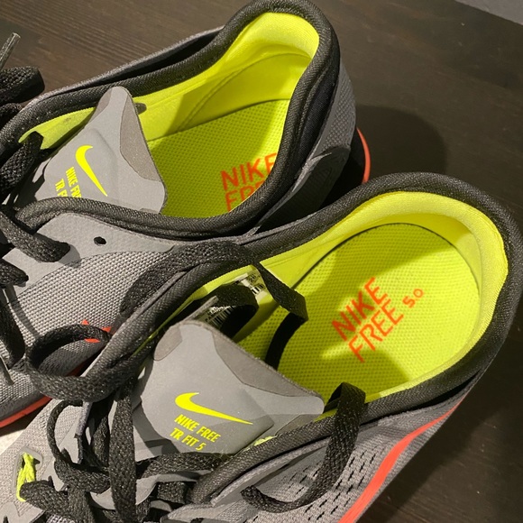 Women’s Nike Free TR Fit 5 - size 8.5 - Picture 2 of 4